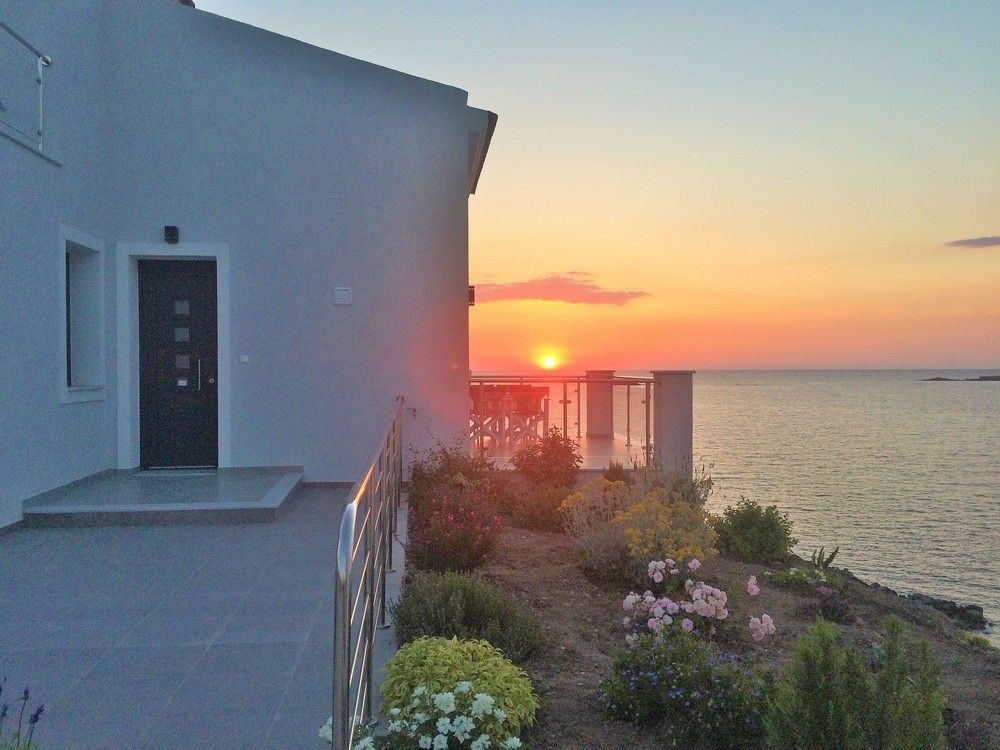 Eleia Seafront Rooms & Villas Petra  Dış mekan fotoğraf
